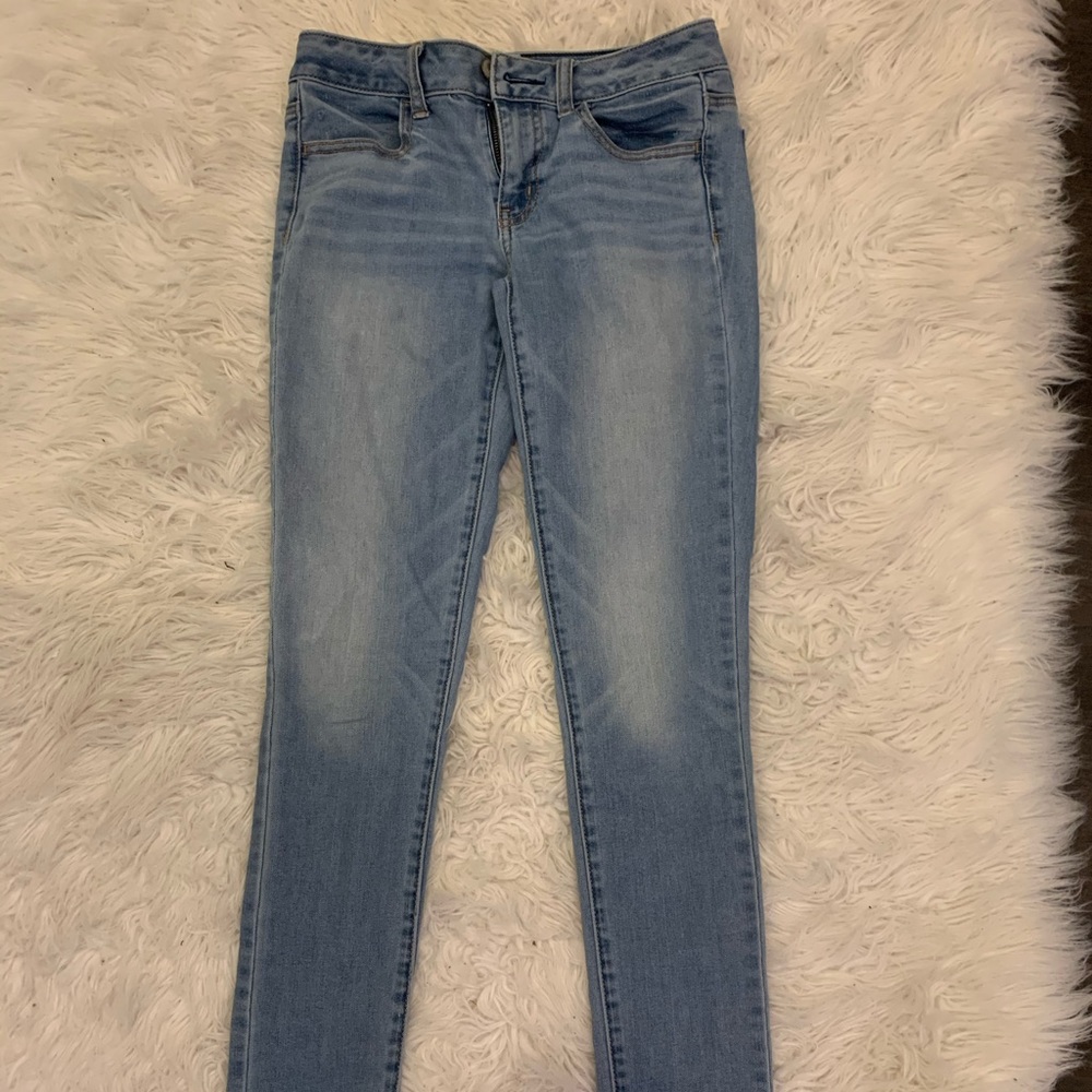 American Eagle straight legged jeans